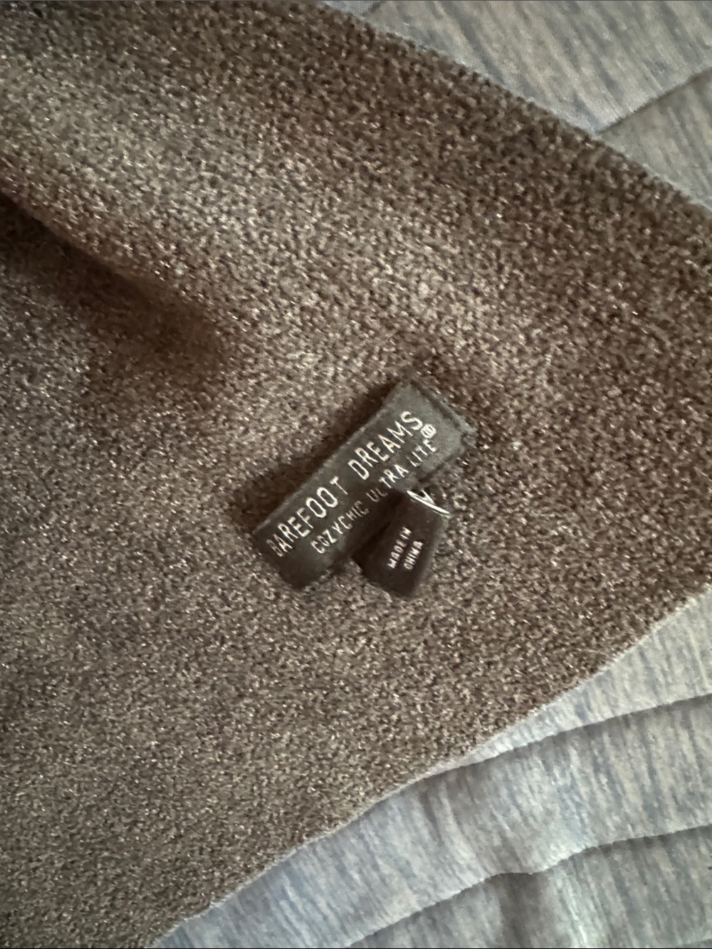 Barefoot Dreams Leopard Print Wrap in Brown and Taupe or lap throw - Picture 5 of 5